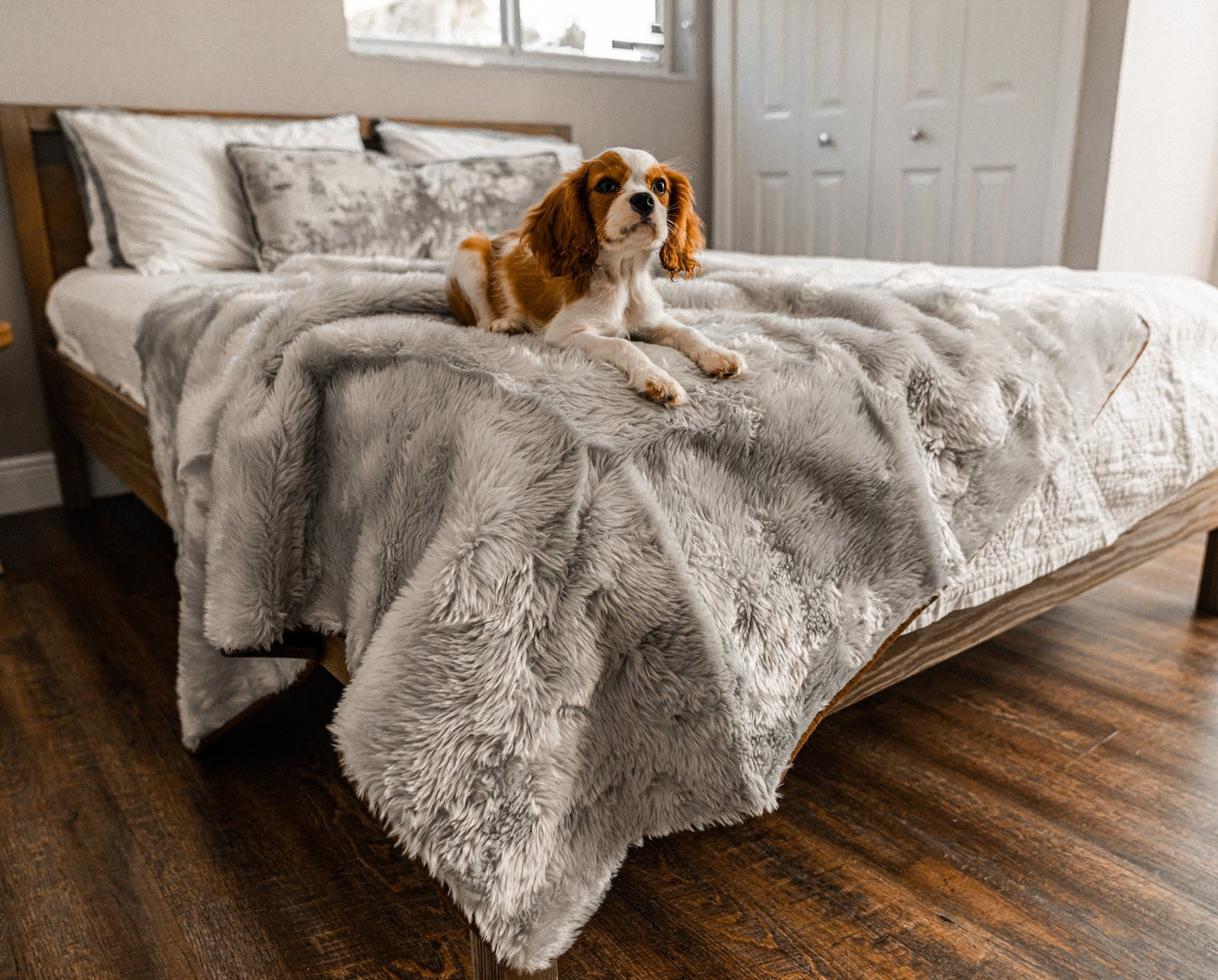 PupProtector™ Cool Comfort Short Faux Fur Waterproof Throw Blanket - Grey