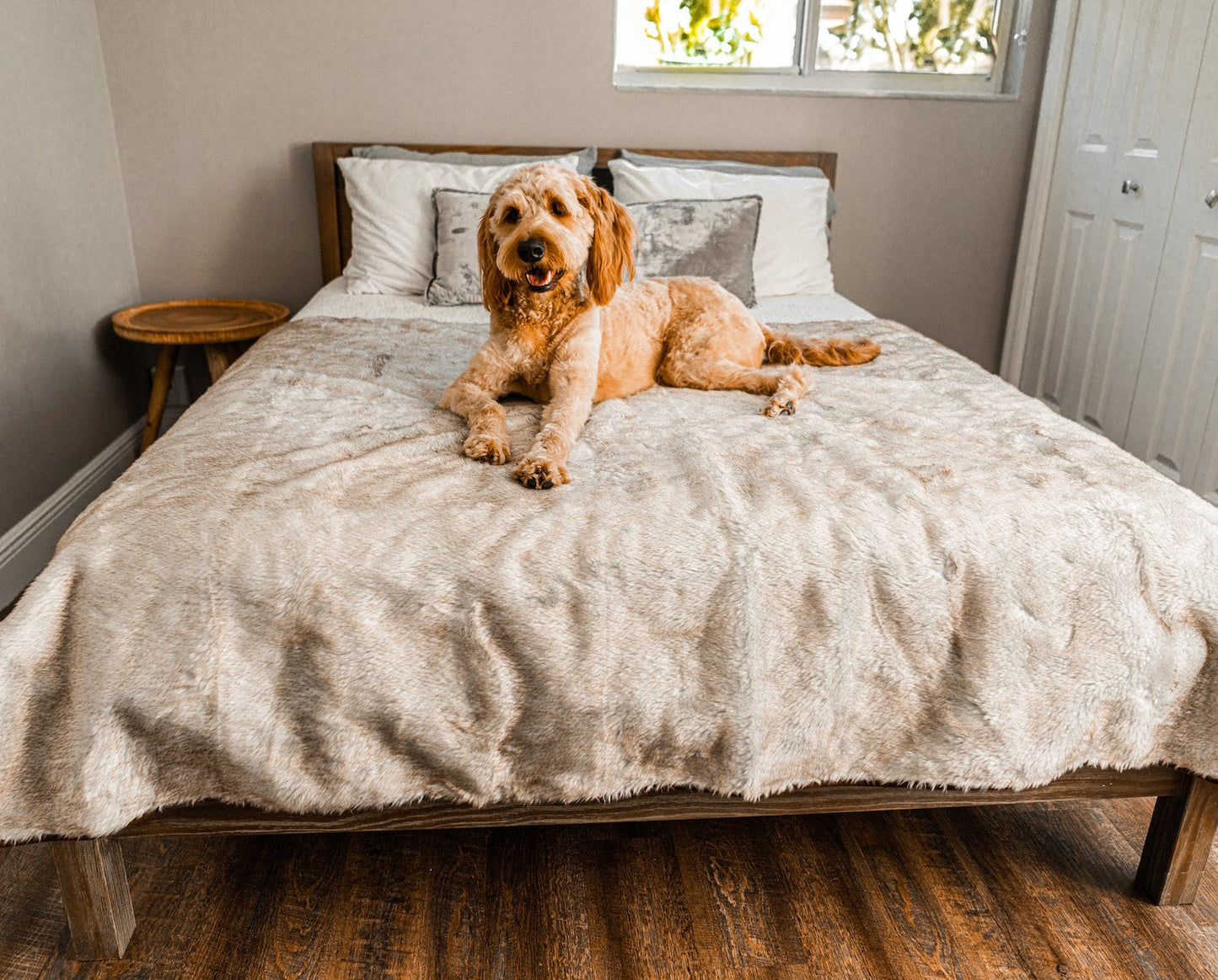 PupProtector™ Cool Comfort Short Faux Fur Waterproof Throw Blanket - White