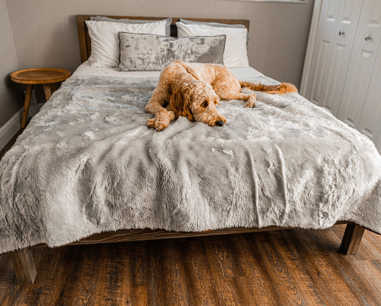 PupProtector™ Cool Comfort Short Faux Fur Waterproof Throw Blanket - Grey