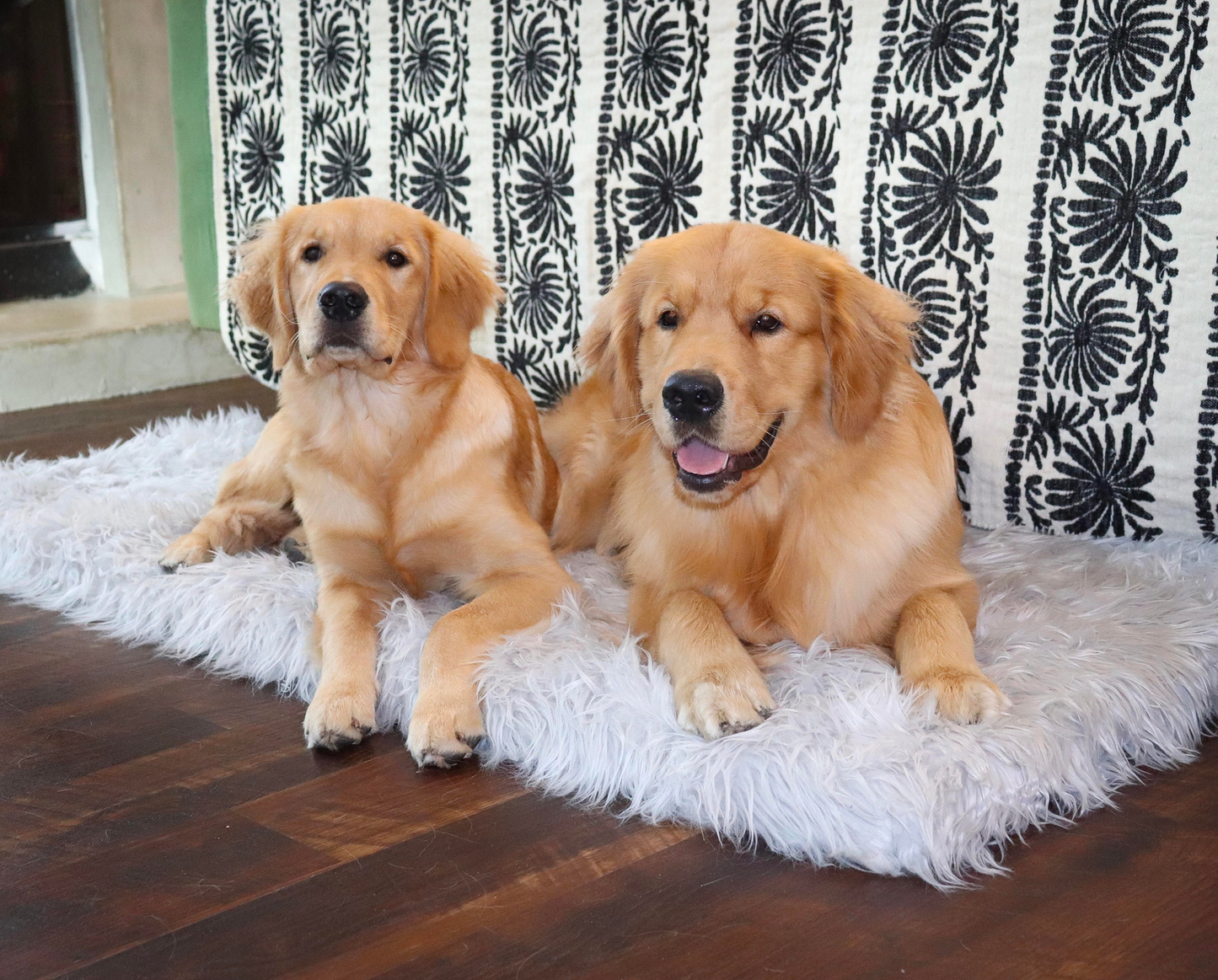 PupRug™ Faux Fur Orthopedic Dog Bed - Rectangle Grey