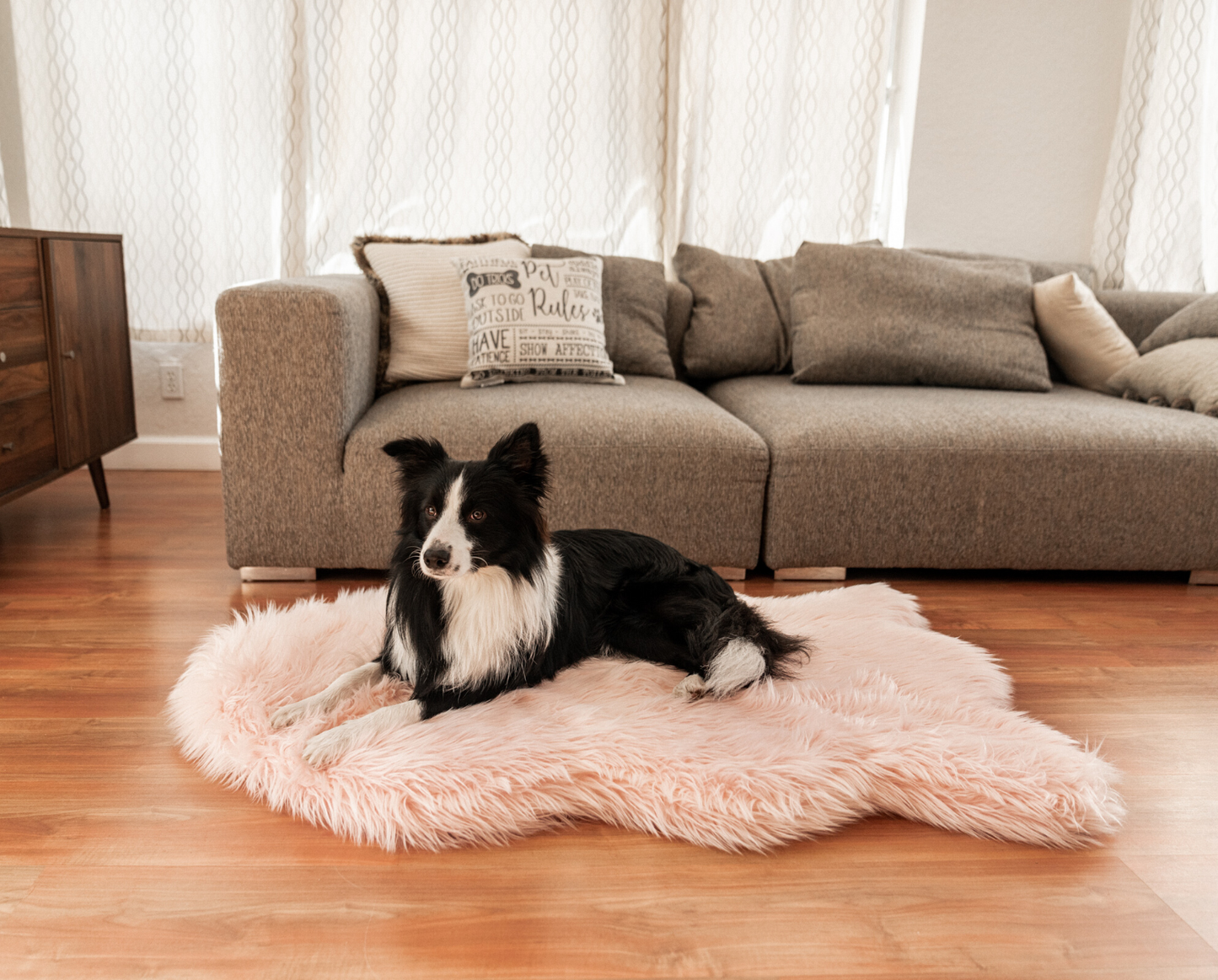 PupRug™ Faux Fur Orthopedic Dog Bed - Curve Blush Pink