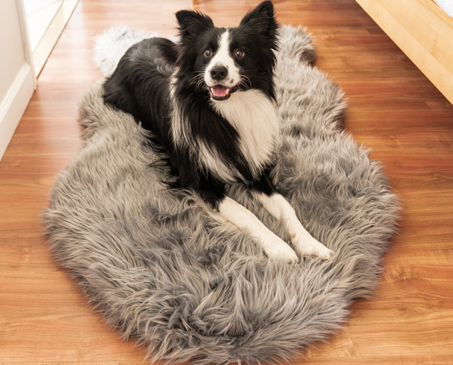 PupRug™ Faux Fur Orthopedic Dog Bed - Curve Charcoal Grey