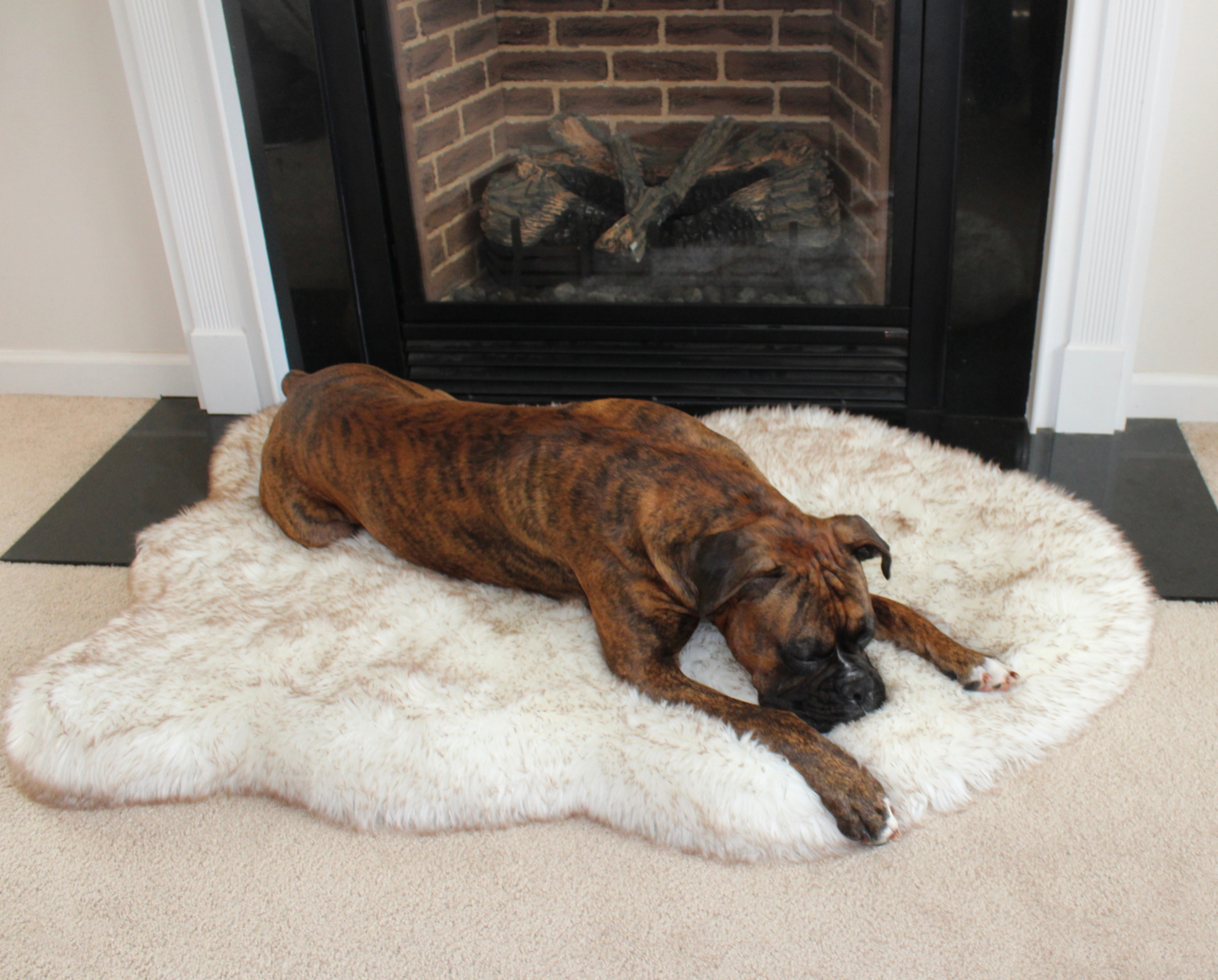 PupRug™ Faux Fur Orthopedic Dog Bed - Curve White
