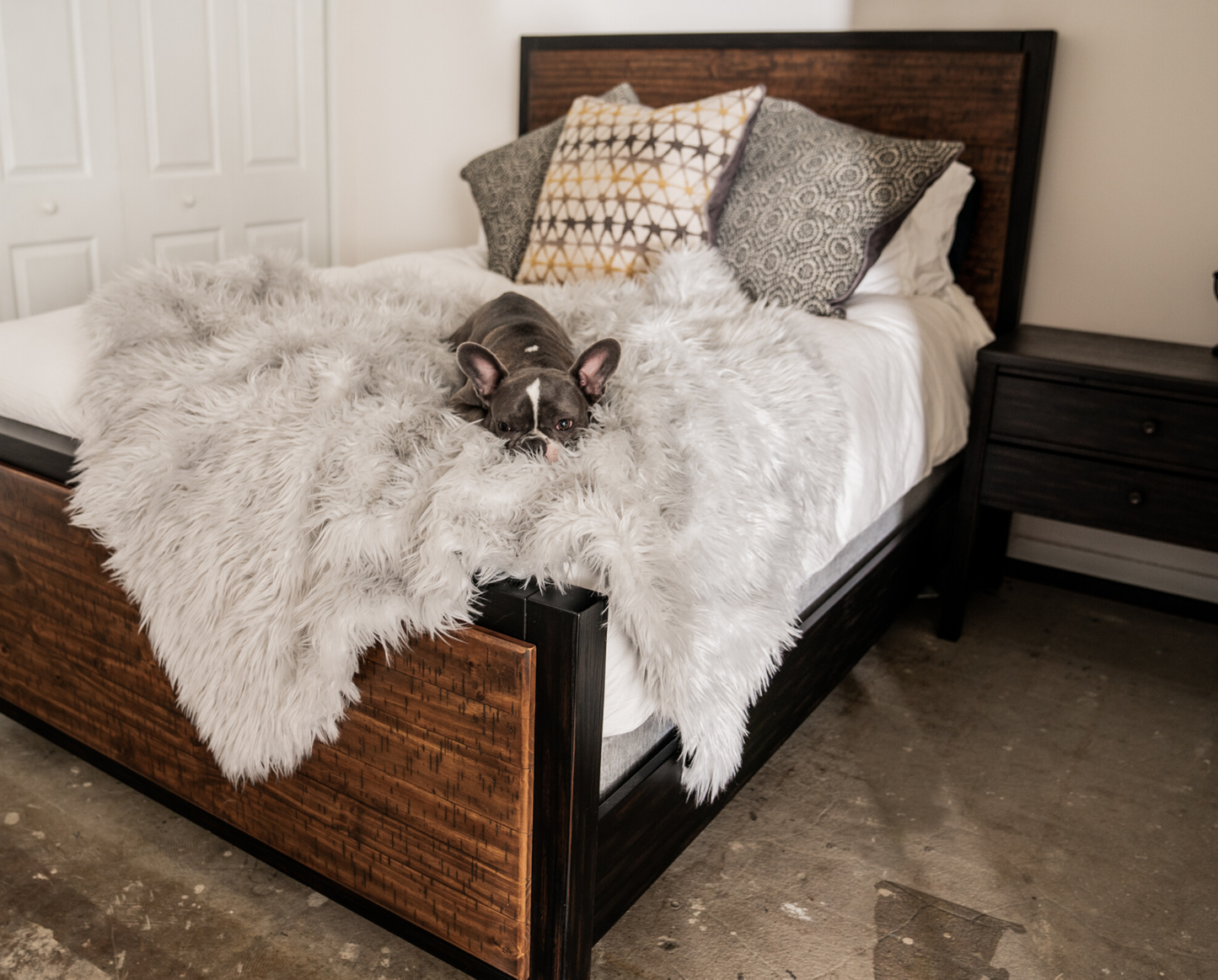 PupRug™ Bundle - Orthopedic Bed Runner Rectangle, Grey + Matching Waterproof Blanket